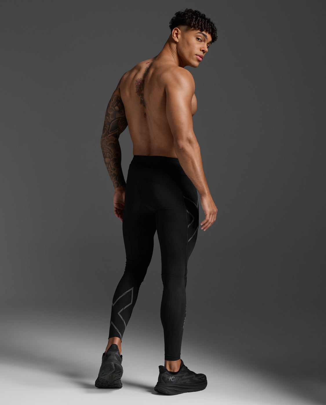 陸上用パンツ 2XU Men's Light Speed Compression Tights Men's Running Tights | Light Speed | Black/Gold – 2XU US