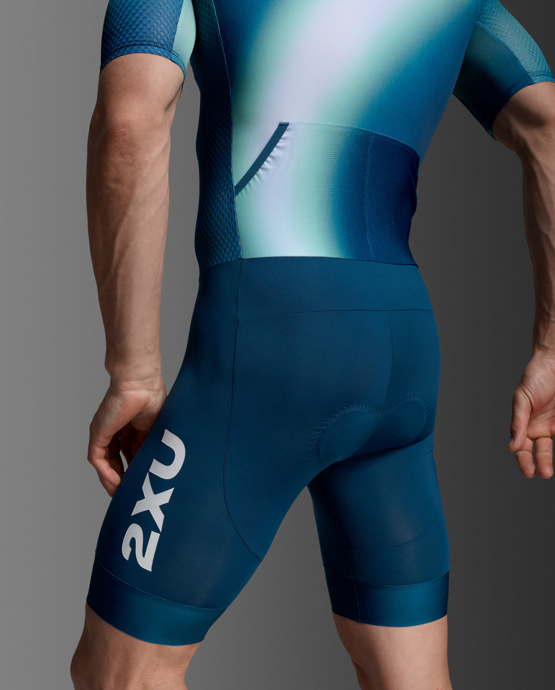 Aero Hex Sleeved Trisuit – 2XU NZ